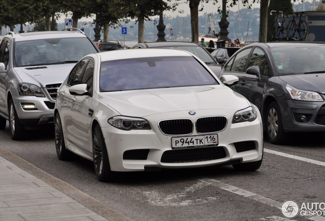 BMW M5 F10 2011