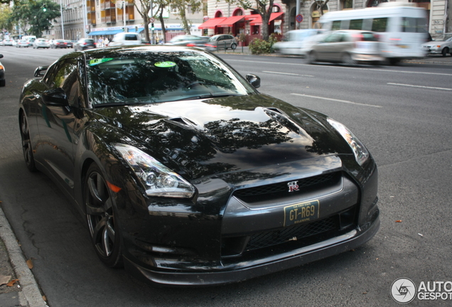 Nissan GT-R