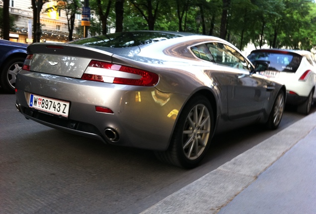 Aston Martin V8 Vantage