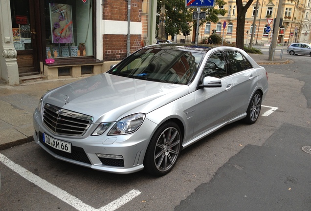 Mercedes-Benz E 63 AMG W212 V8 Biturbo