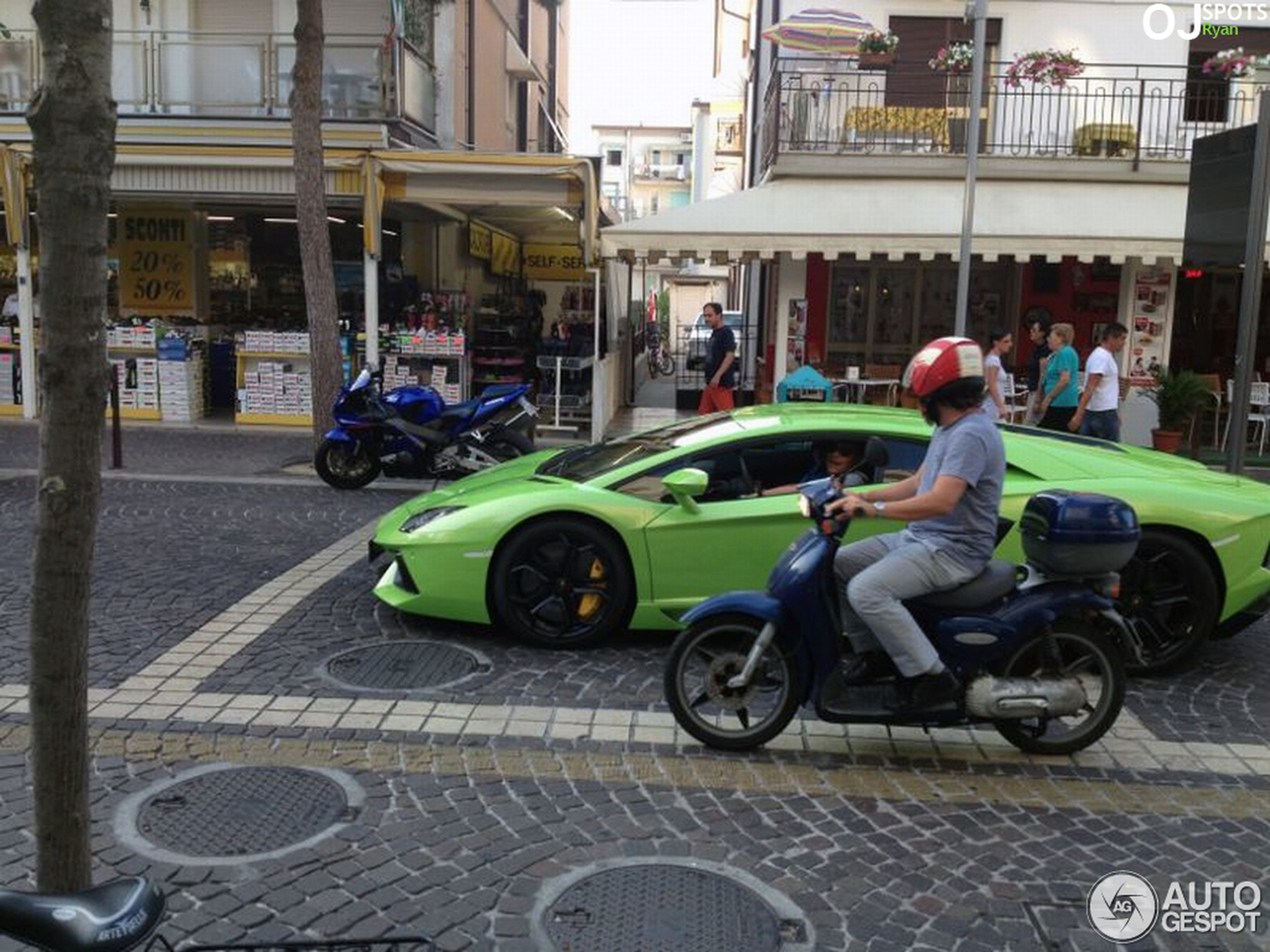 Lamborghini Aventador LP700-4