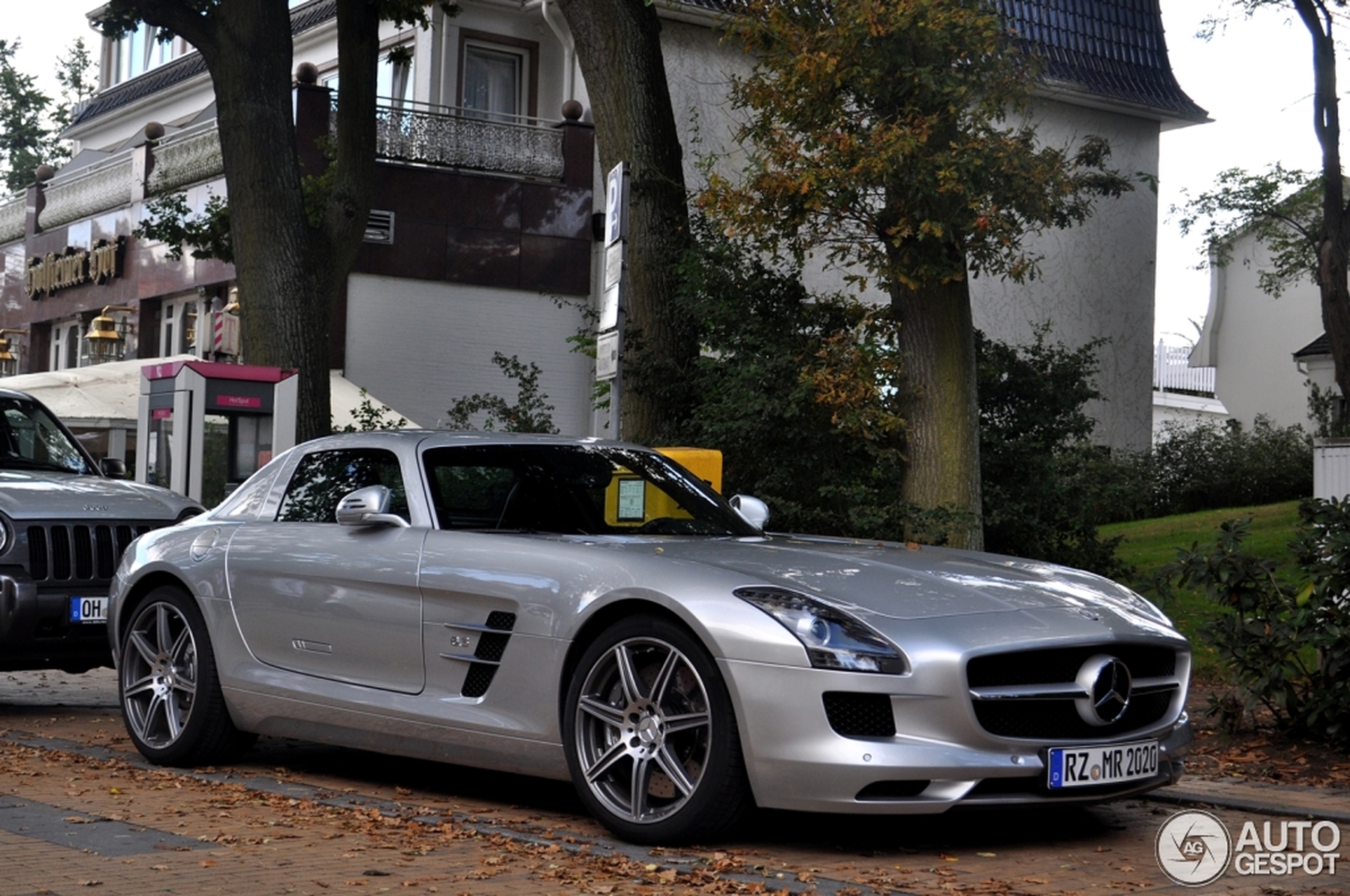 Mercedes-Benz SLS AMG