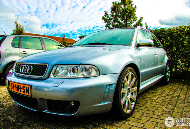 Audi RS4 Avant B5