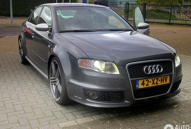 Audi RS4 Sedan