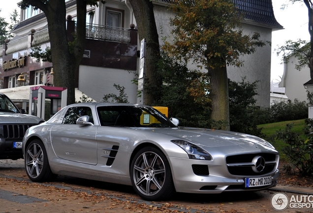 Mercedes-Benz SLS AMG