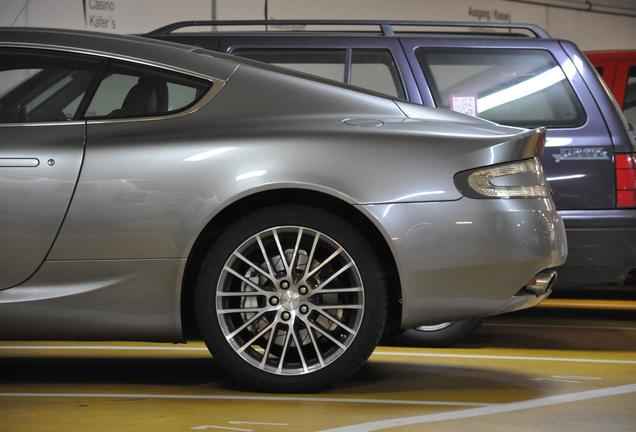 Aston Martin DB9 2010