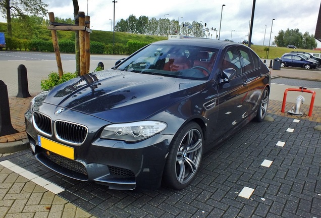 BMW M5 F10 2011