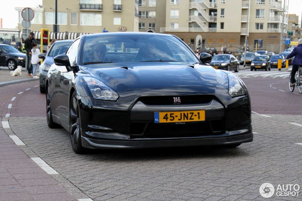 Nissan GT-R