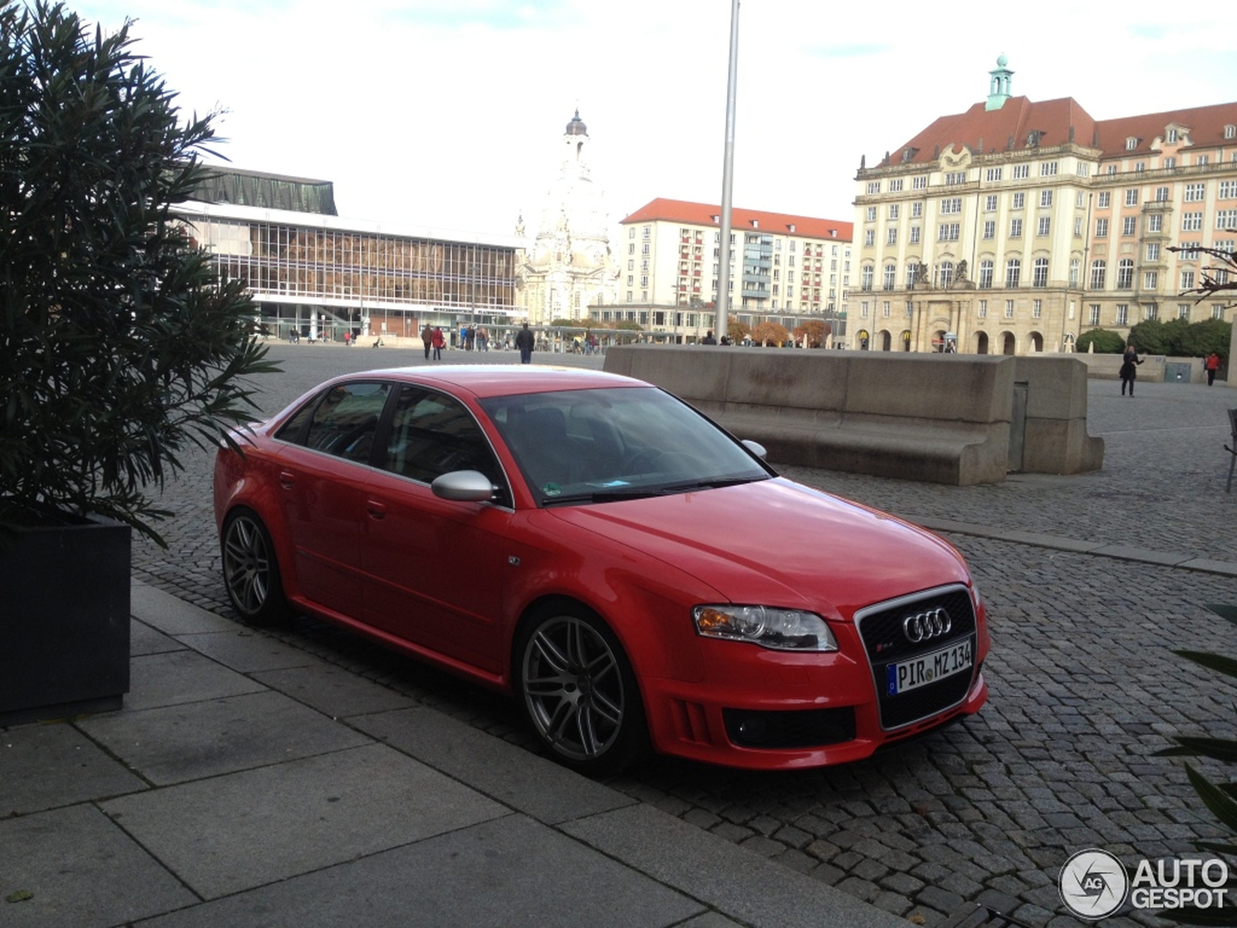 Audi RS4 Sedan