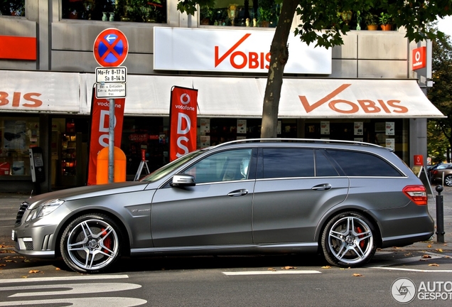 Mercedes-Benz E 63 AMG S212 V8 Biturbo