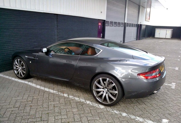 Aston Martin DB9