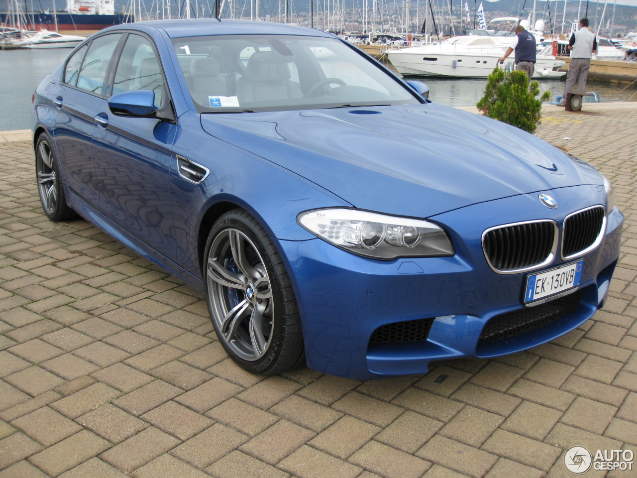 BMW M5 F10 2011