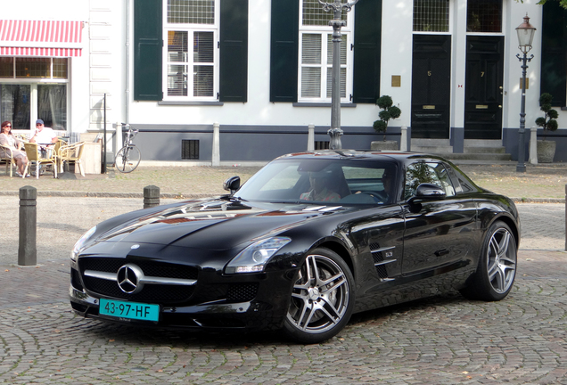 Mercedes-Benz SLS AMG