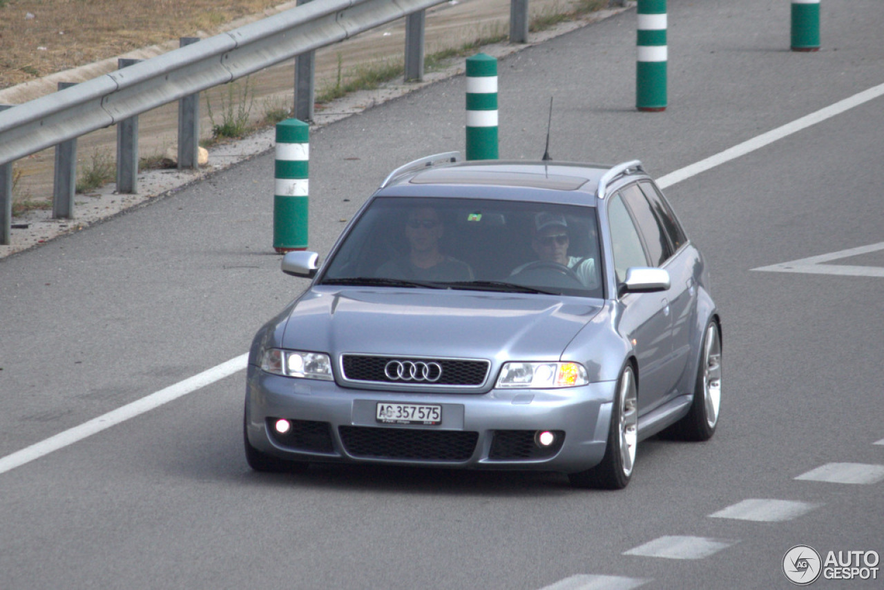 Audi RS4 Avant B5