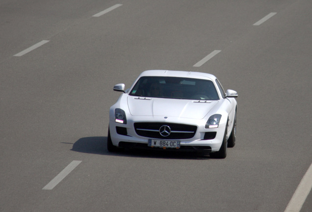 Mercedes-Benz SLS AMG