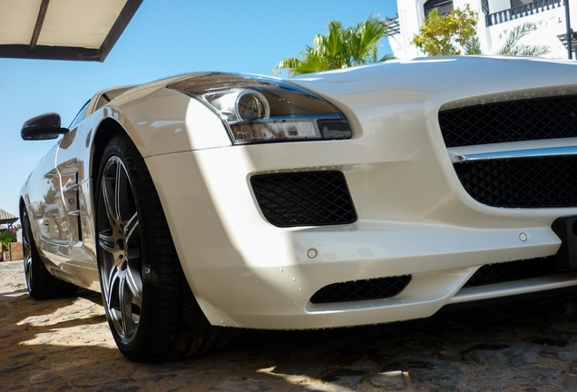 Mercedes-Benz SLS AMG