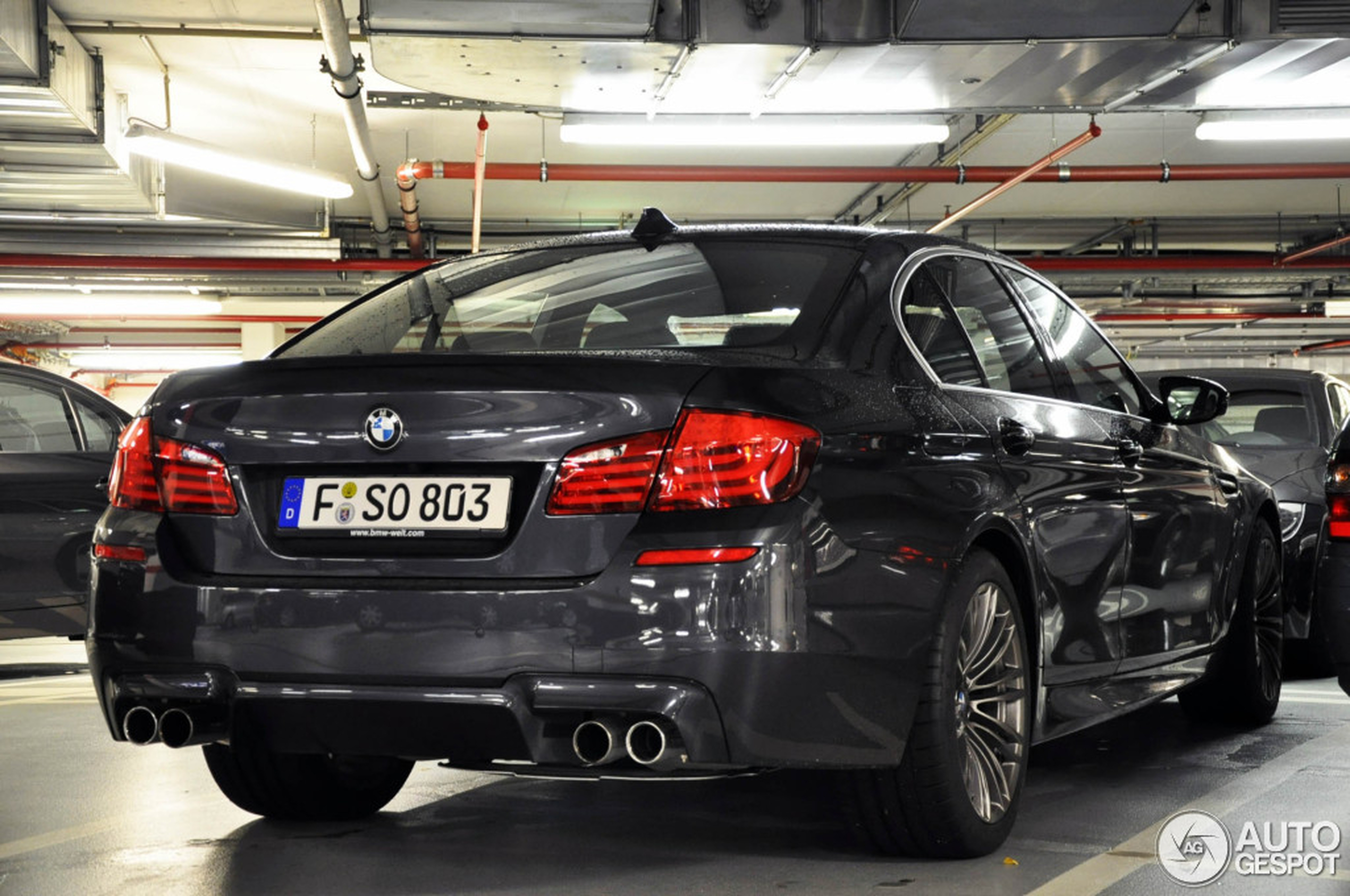 BMW M5 F10 2011