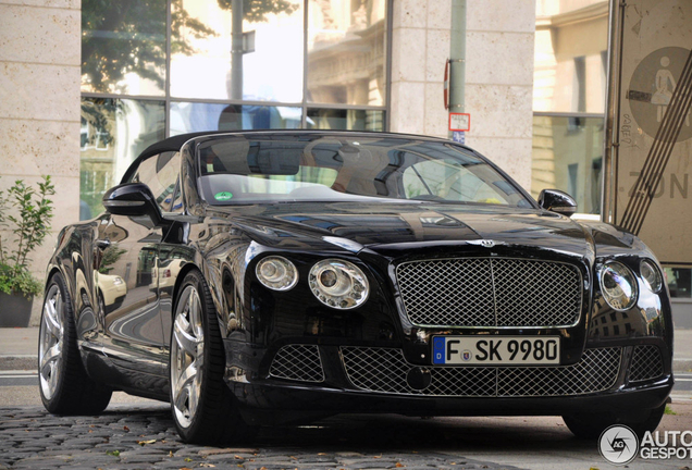 Bentley Continental GTC 2012