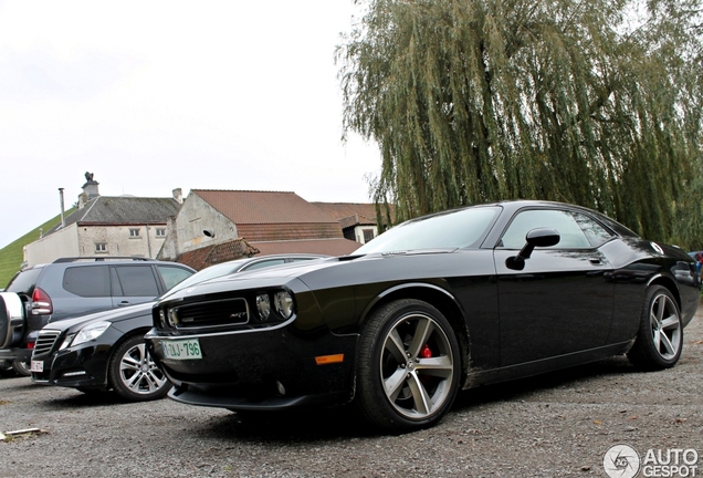 Dodge Challenger SRT-8