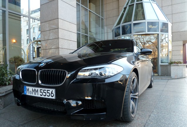 BMW M5 F10 2011