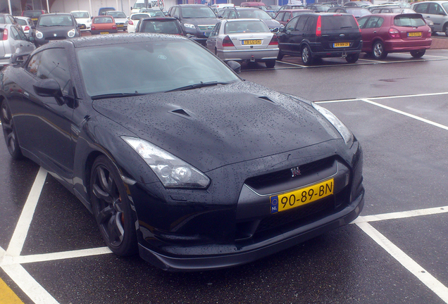 Nissan GT-R