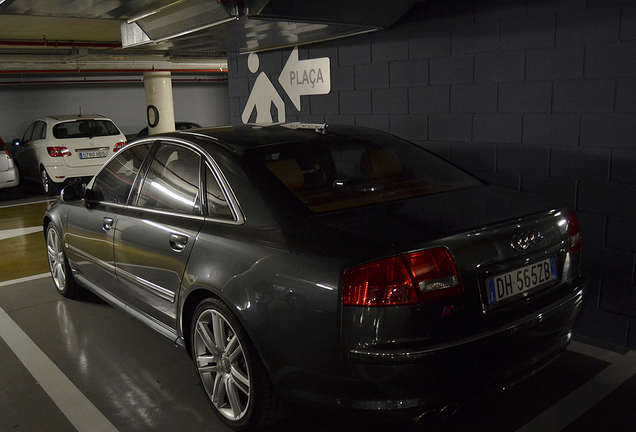 Audi S8 D3