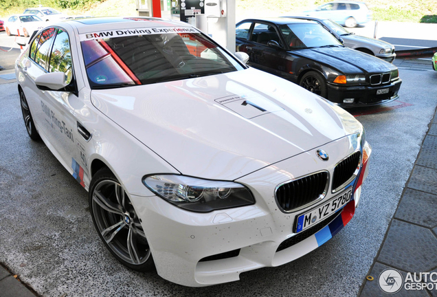 BMW M5 F10 2011