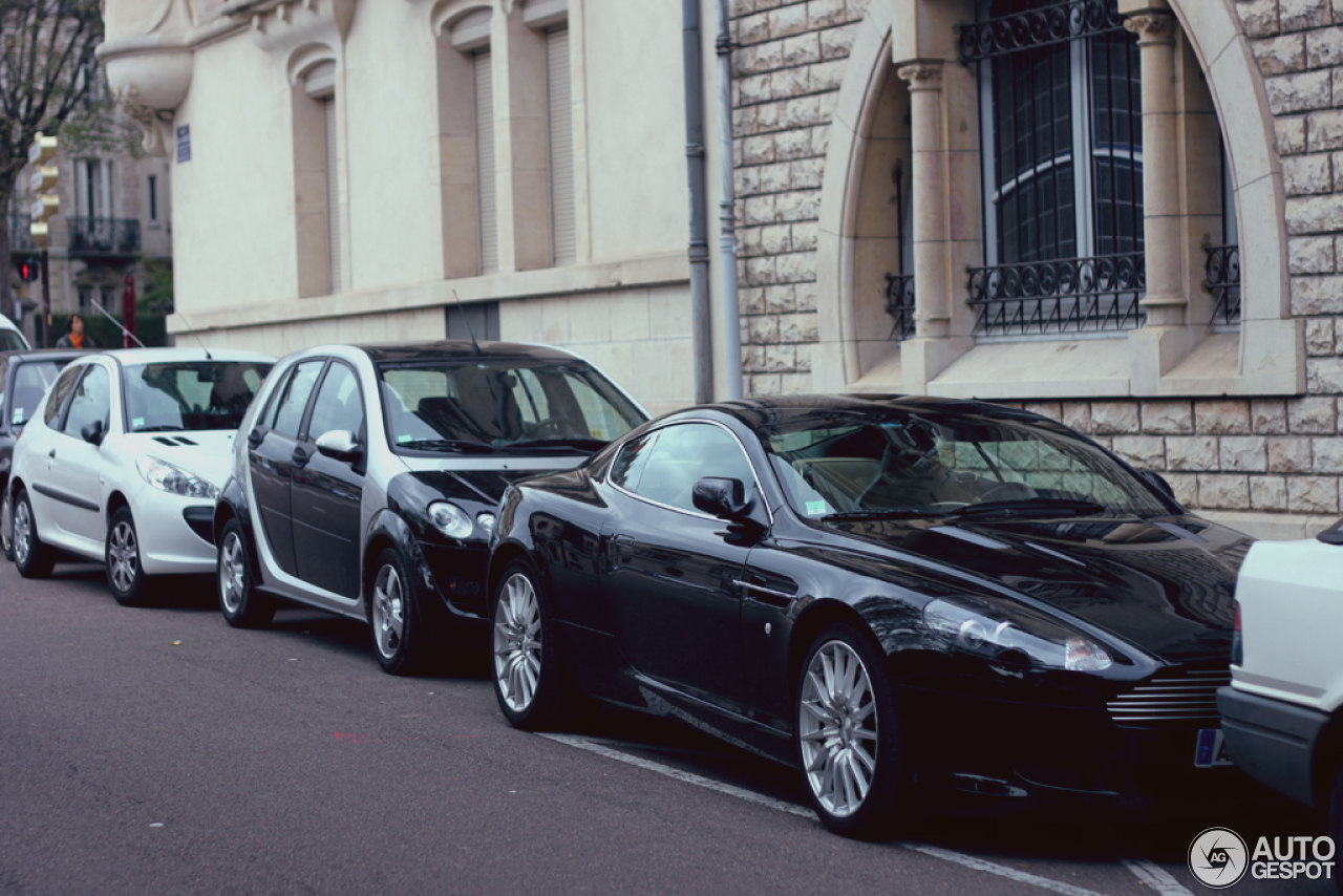 Aston Martin DB9