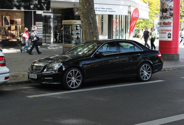 Mercedes-Benz E 63 AMG W212 V8 Biturbo