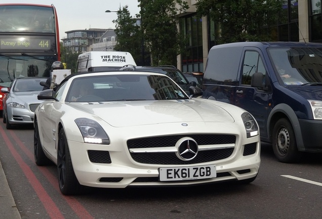 Mercedes-Benz SLS AMG Roadster