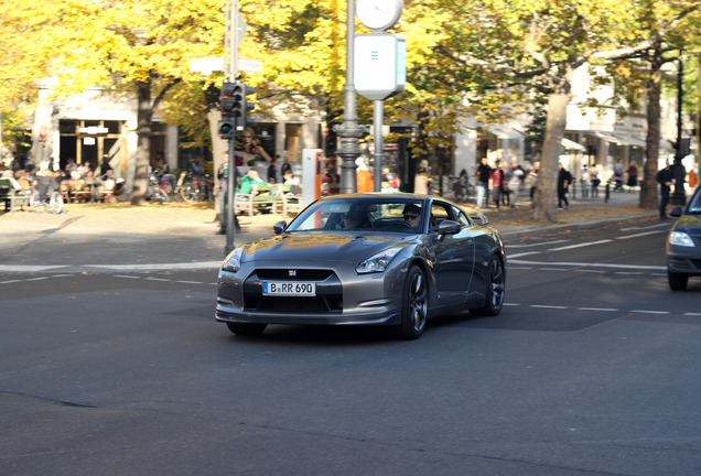 Nissan GT-R