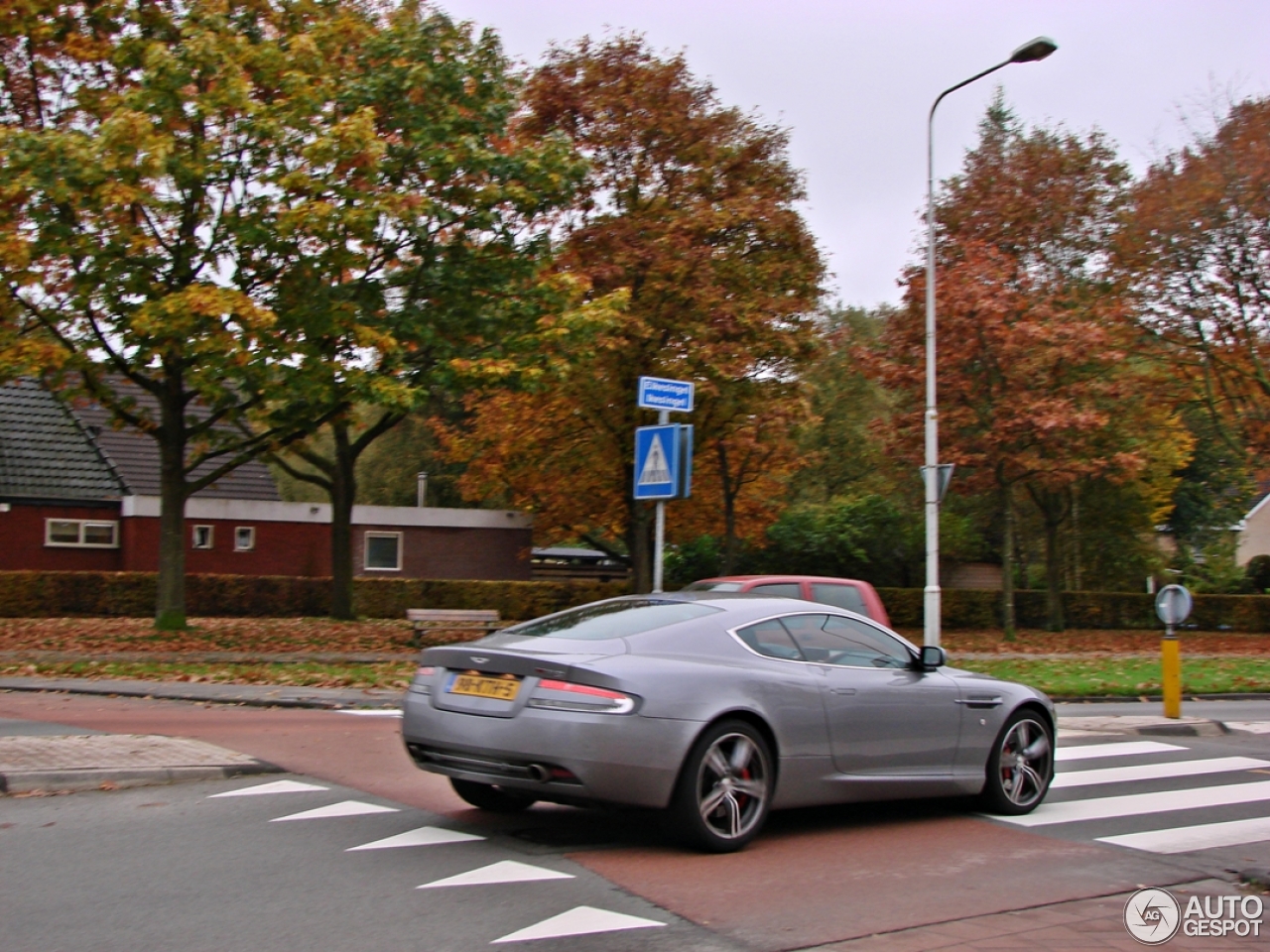 Aston Martin DB9 LM