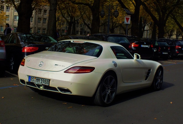 Mercedes-Benz SLS AMG