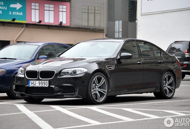 BMW M5 F10 2011