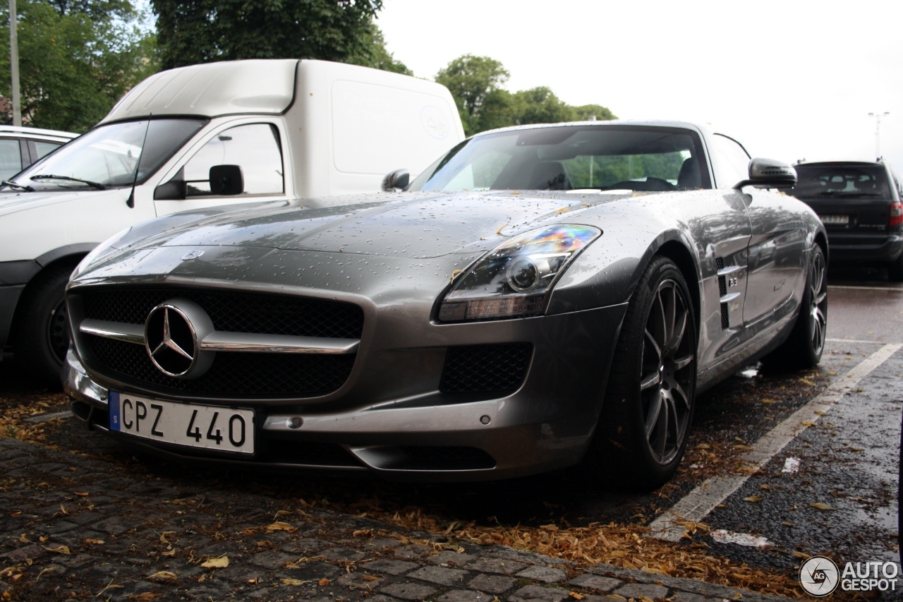 Mercedes-Benz SLS AMG