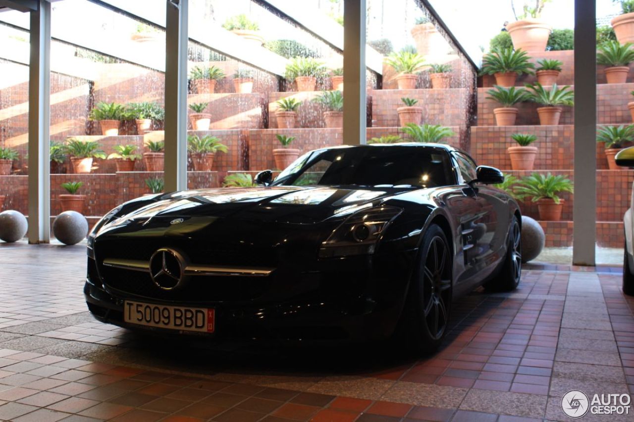 Mercedes-Benz SLS AMG