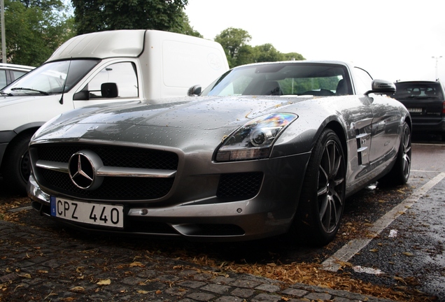 Mercedes-Benz SLS AMG