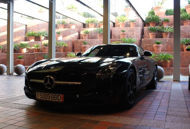 Mercedes-Benz SLS AMG