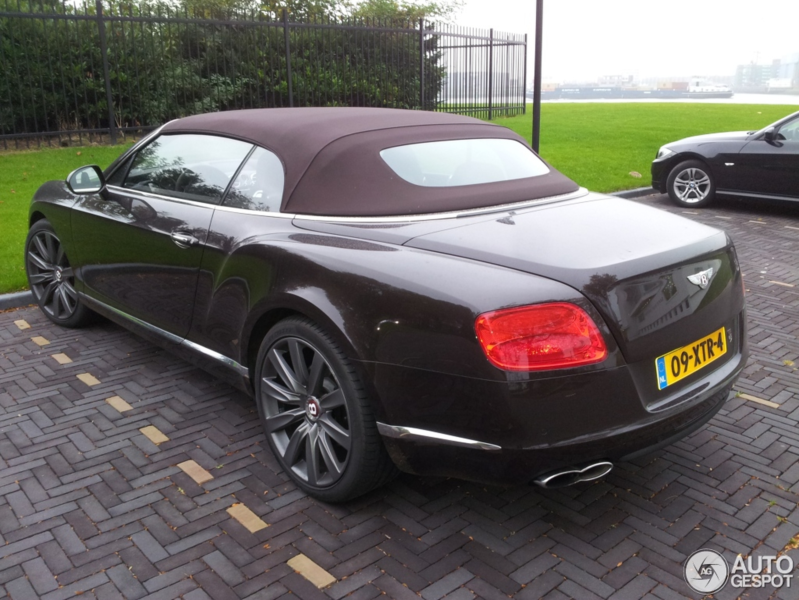 Bentley Continental GTC V8