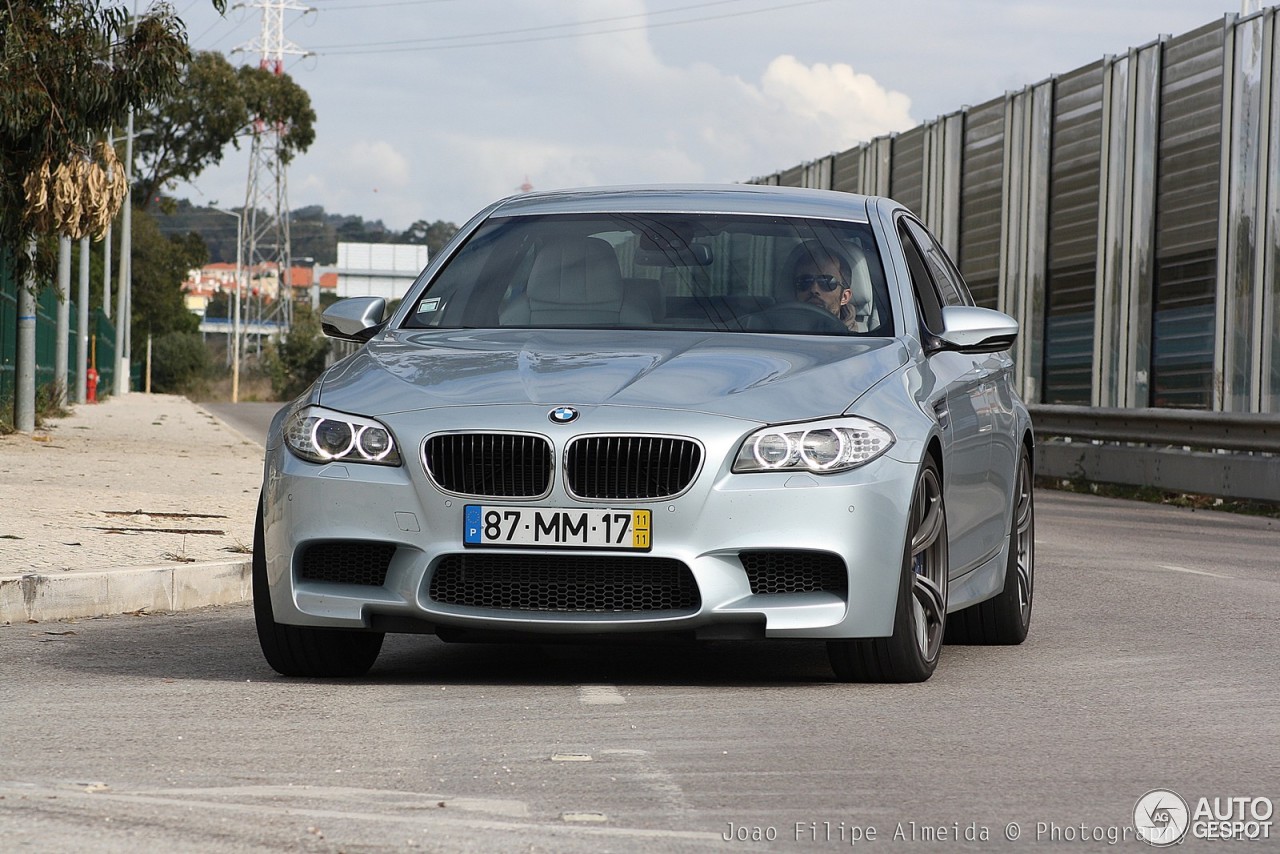 BMW M5 F10 2011