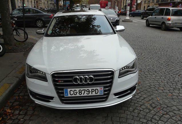 Audi S8 D4