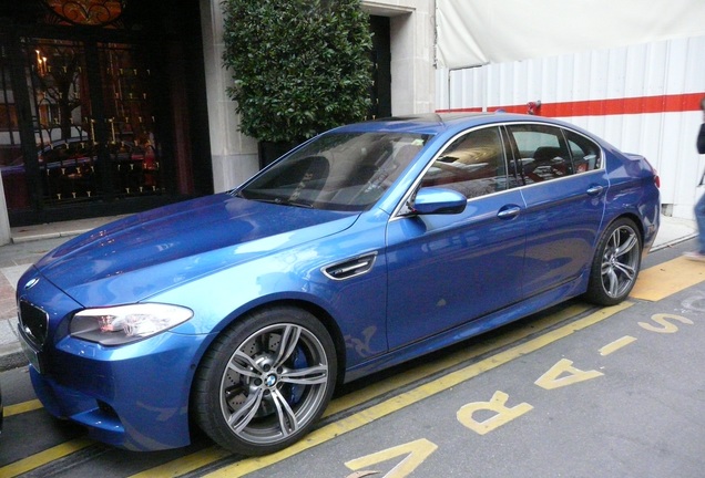 BMW M5 F10 2011