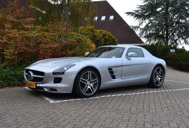 Mercedes-Benz SLS AMG