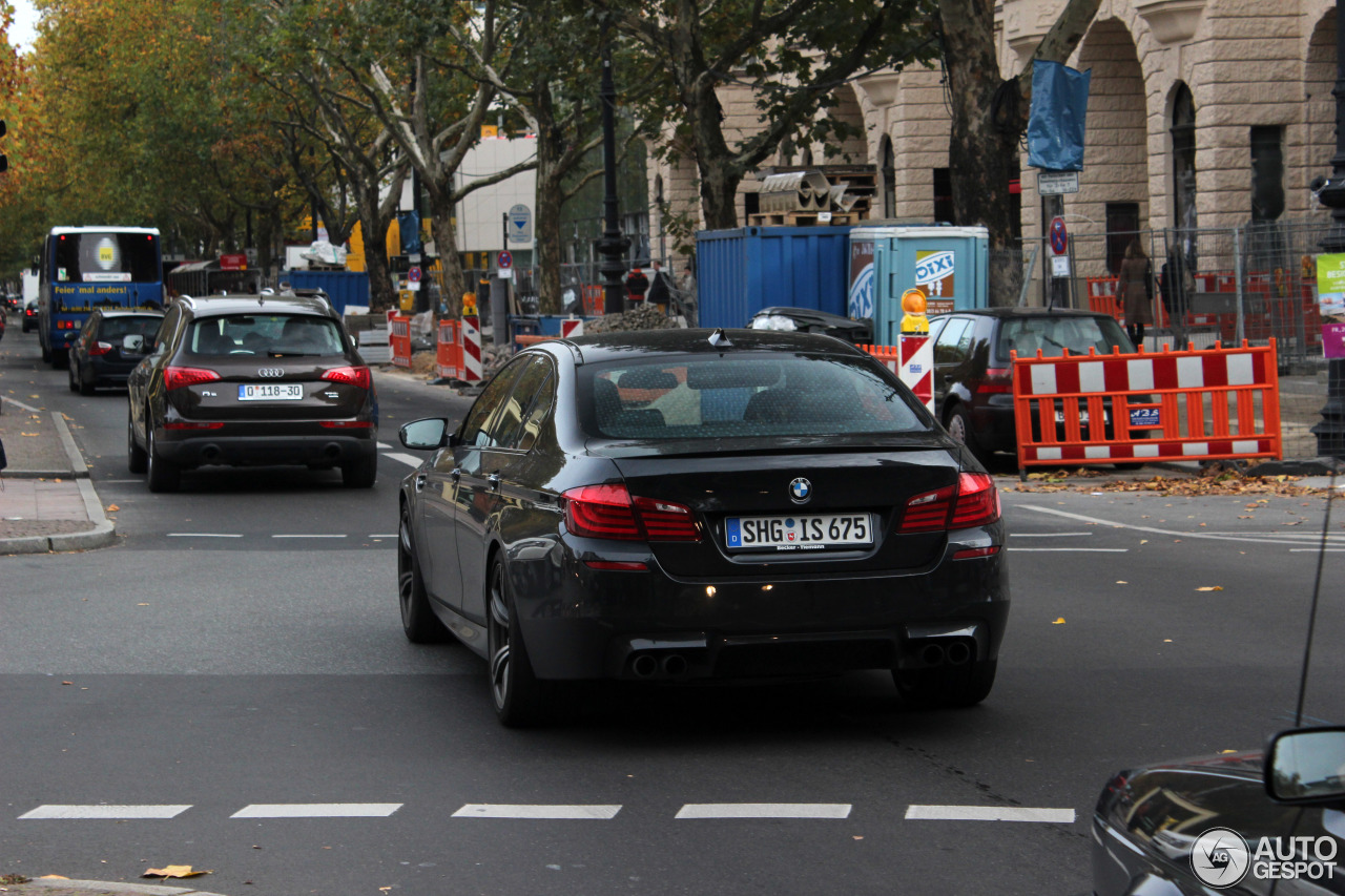 BMW M5 F10 2011