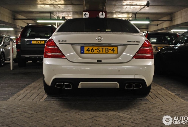 Mercedes-Benz S 63 AMG W221 2011