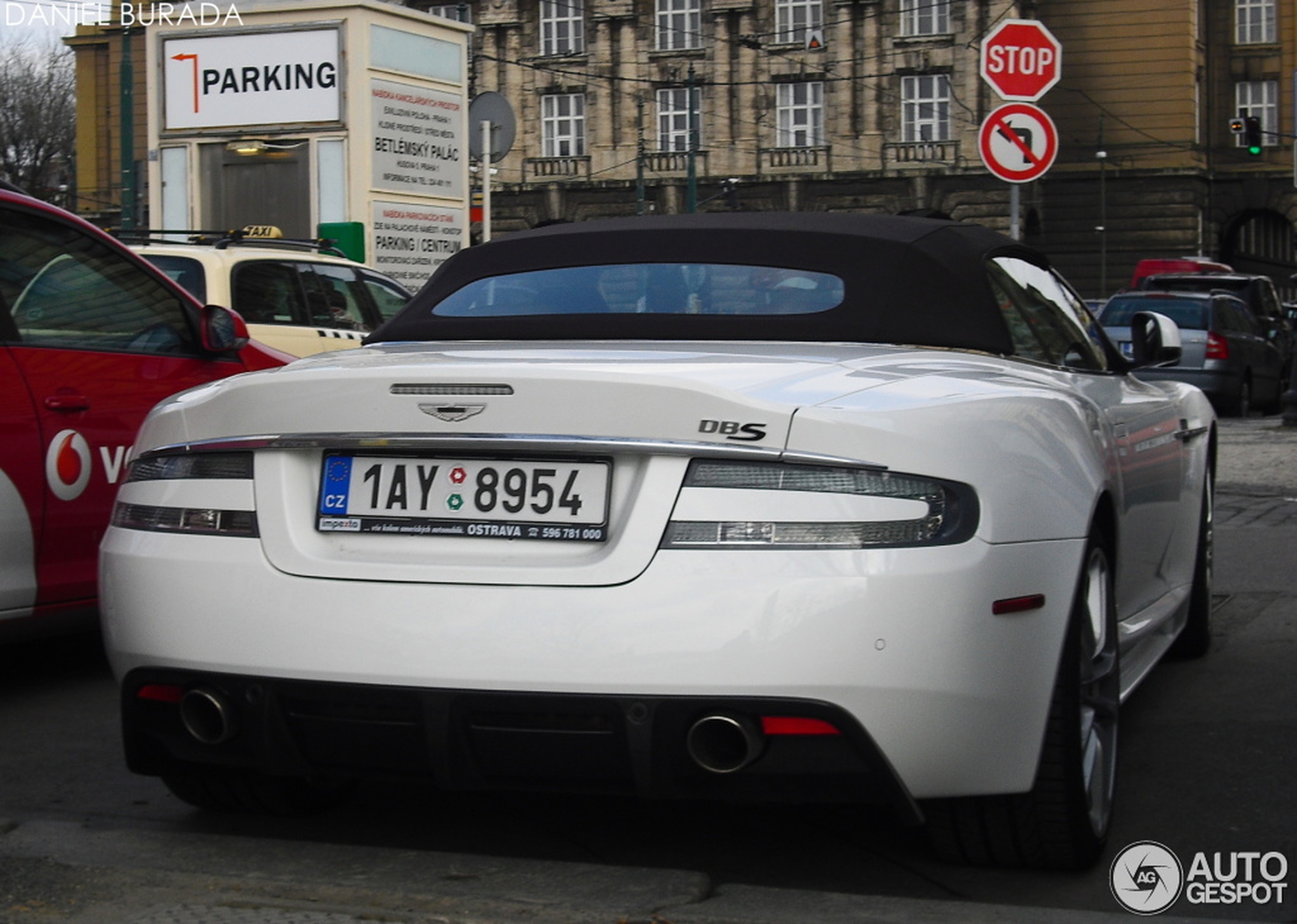 Aston Martin DBS Volante