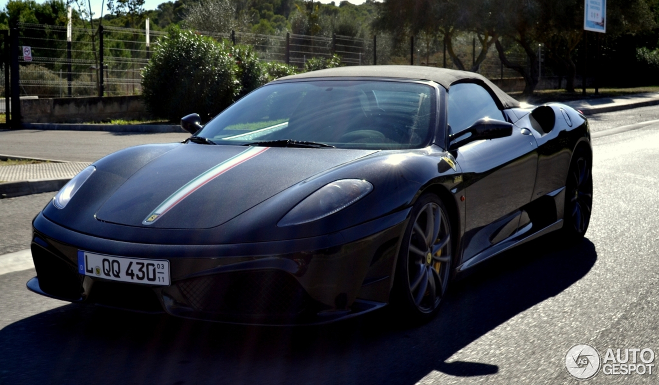 Ferrari Scuderia Spider 16M