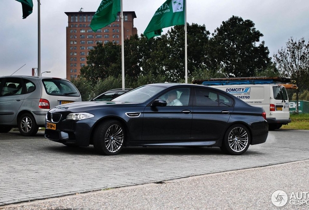 BMW M5 F10 2011