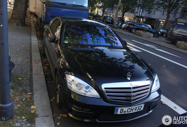 Mercedes-Benz S 63 AMG W221 2011