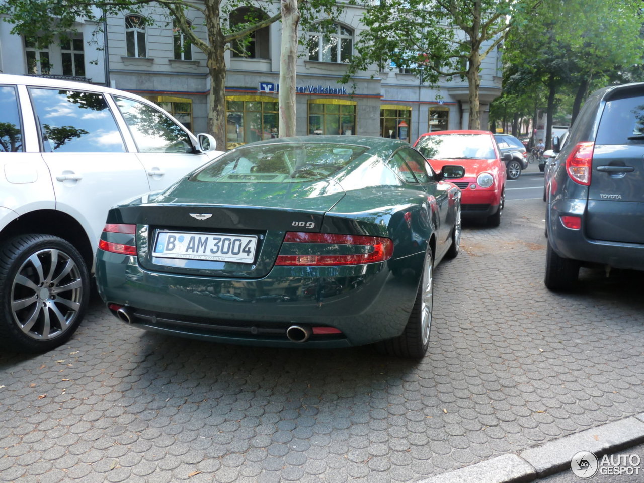 Aston Martin DB9